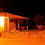 Charming House In + Fireplace Parada (Braganca, Braganca)