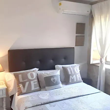 度假居 Charming House In + Fireplace *