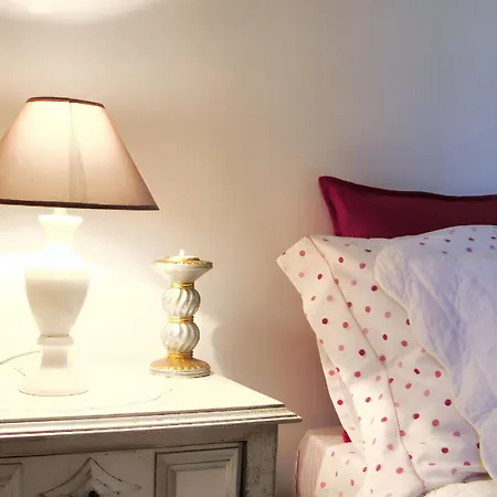 Charming House In + Fireplace *