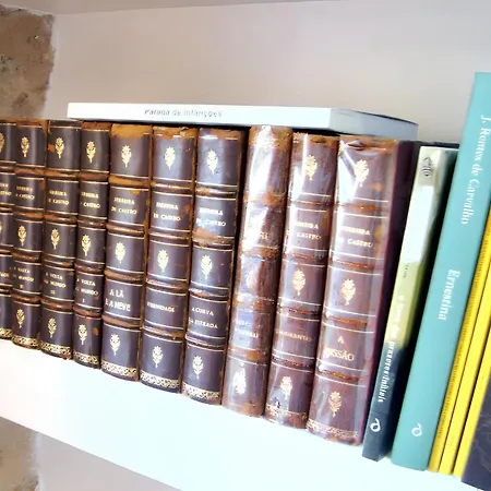 Charming House In + Fireplace 度假居