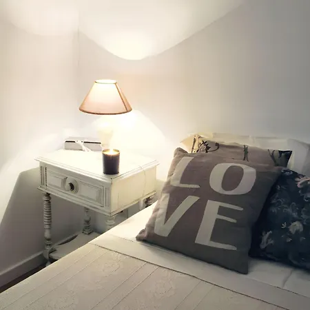 Charming House In + Fireplace 度假居 *