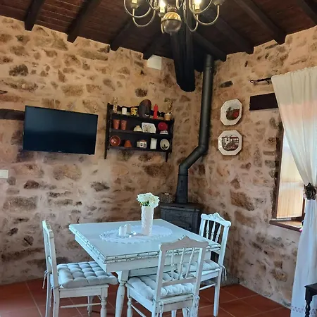 Holiday home Charming House In + Fireplace Parada (Braganca, Braganca)
