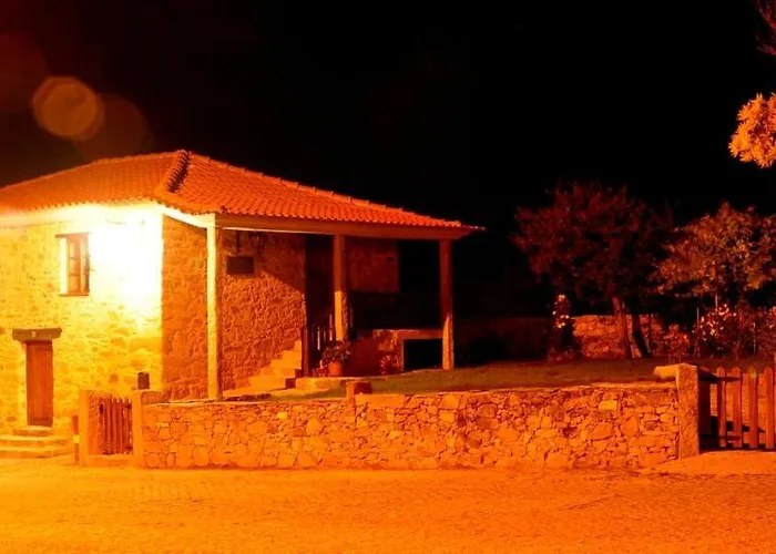 Charming House In + Fireplace Parada (Braganca, Braganca)